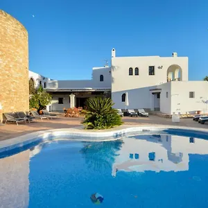 can-mestre-is-a-huge-villa-with-stunning-sunset-views.ibizaislandhotels.net/